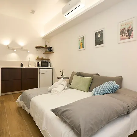 Apartment Duomo 10 Min - Cozy With Netflix & Wifi *